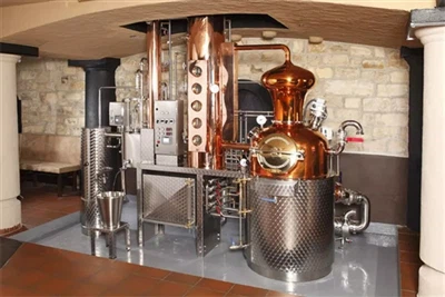 Hvilke stoffer kan renses ved hjelp av en alkoholdestiller